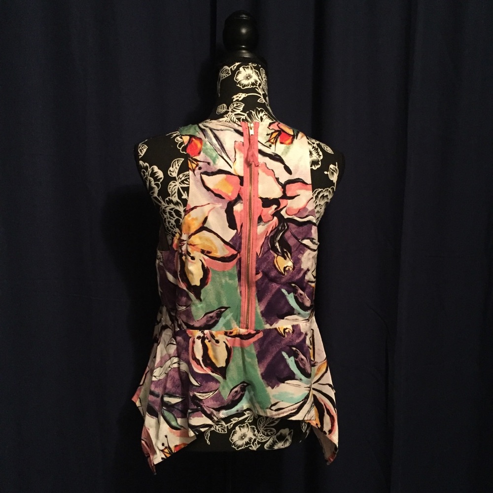👚 Lucille HD in Paris floral peplum top - Picture 5 of 8